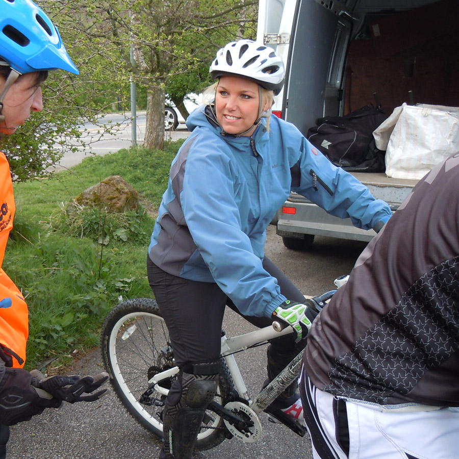 womens-mountain-biking-course female friendly cycling club